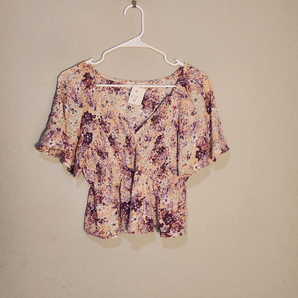 Entro Womens M Peach Purple Floral Smocked Peplum Flutter Sleeve Boho Top NWT